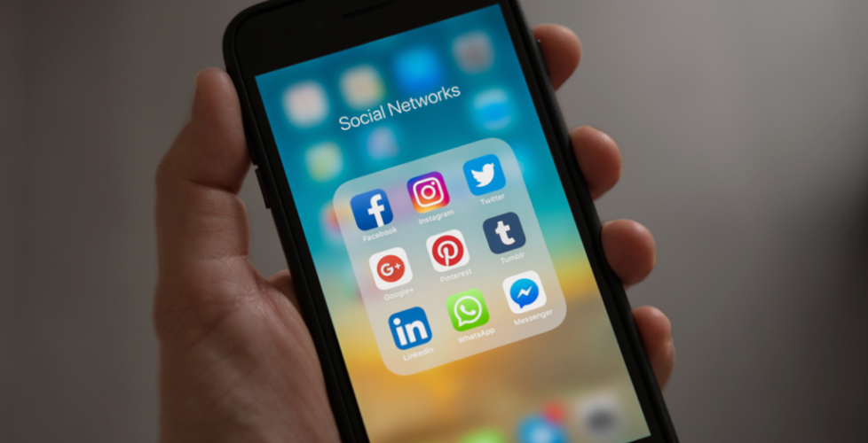 Cómo resistir el colapso de las redes sociales pexels-tracy-le-blanc-607812
