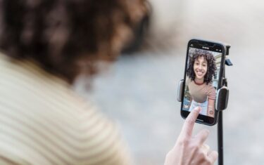 7 Pasos para Crear Videos Efectivos en Redes Sociales y Mejorar tu Estrategia de Marketing dajanny berges pexels-blue-bird-7243156