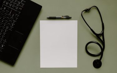 Estrategias digitales que todo profesional de la salud necesita pexels-tara-winstead-7723686
